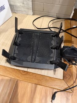 Nighthawk Ax6 R8000 TriBand Router
