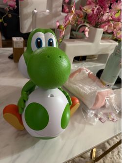 Yoshi popcorn bucket - NEW