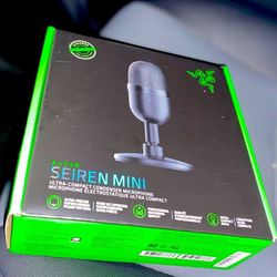Gaming microphone razed
