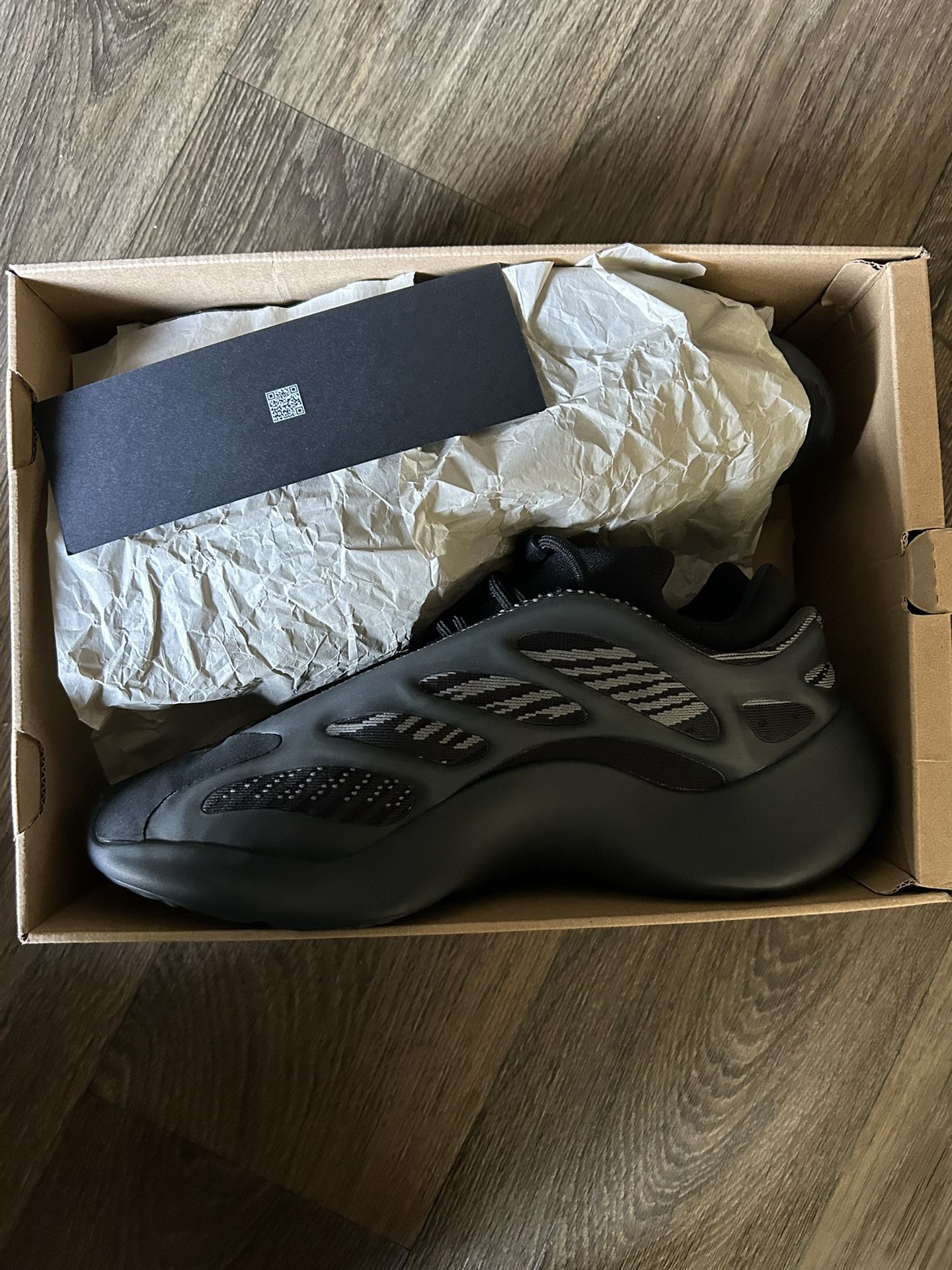 Yeezy 700 V3