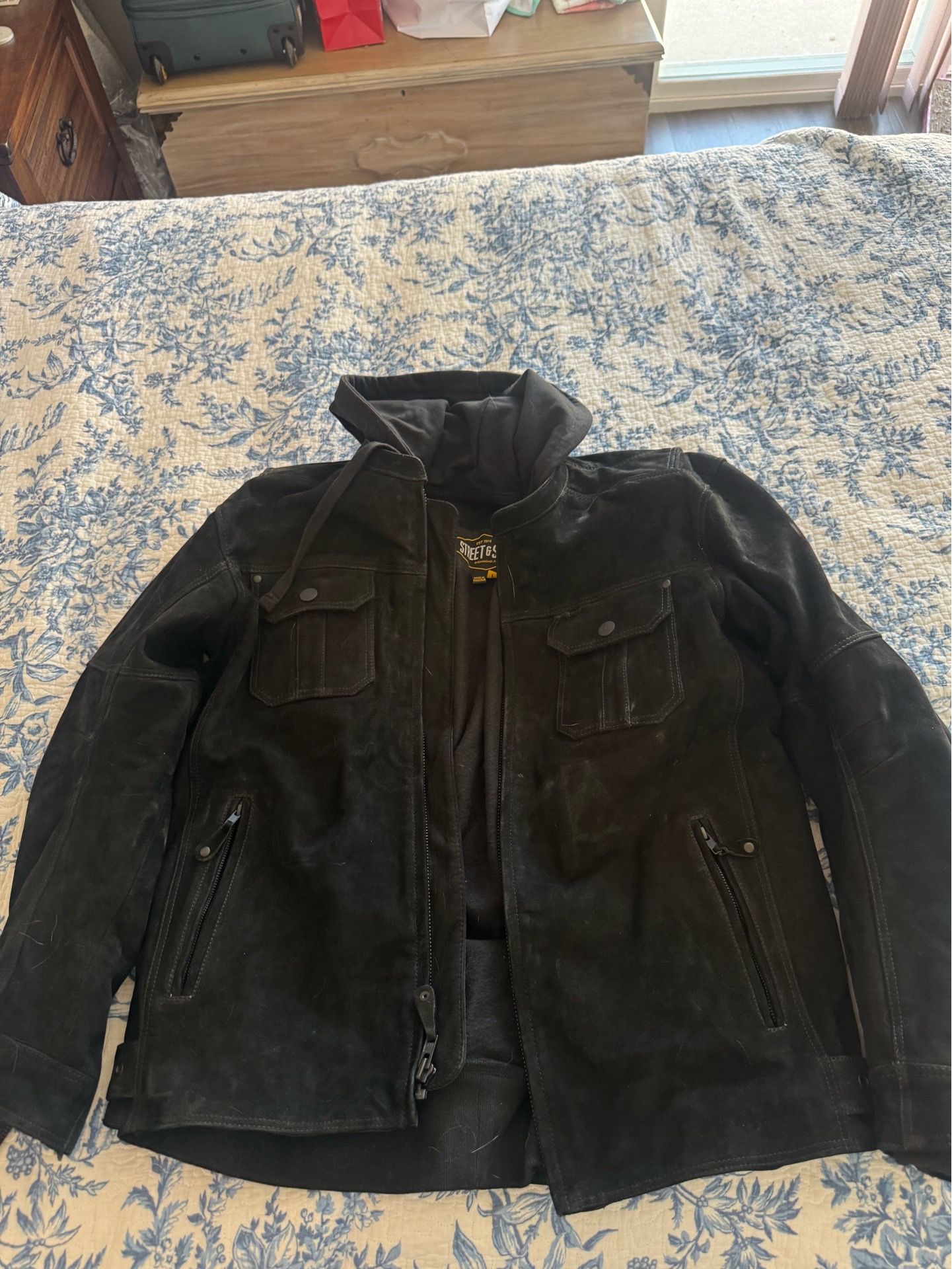 Motorcycle riding jacket