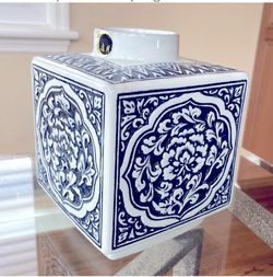 Ceramic Vase 7” X 4”  Japanese Bud Vase collectable Authentic Made In Japan Vase Home Decor 