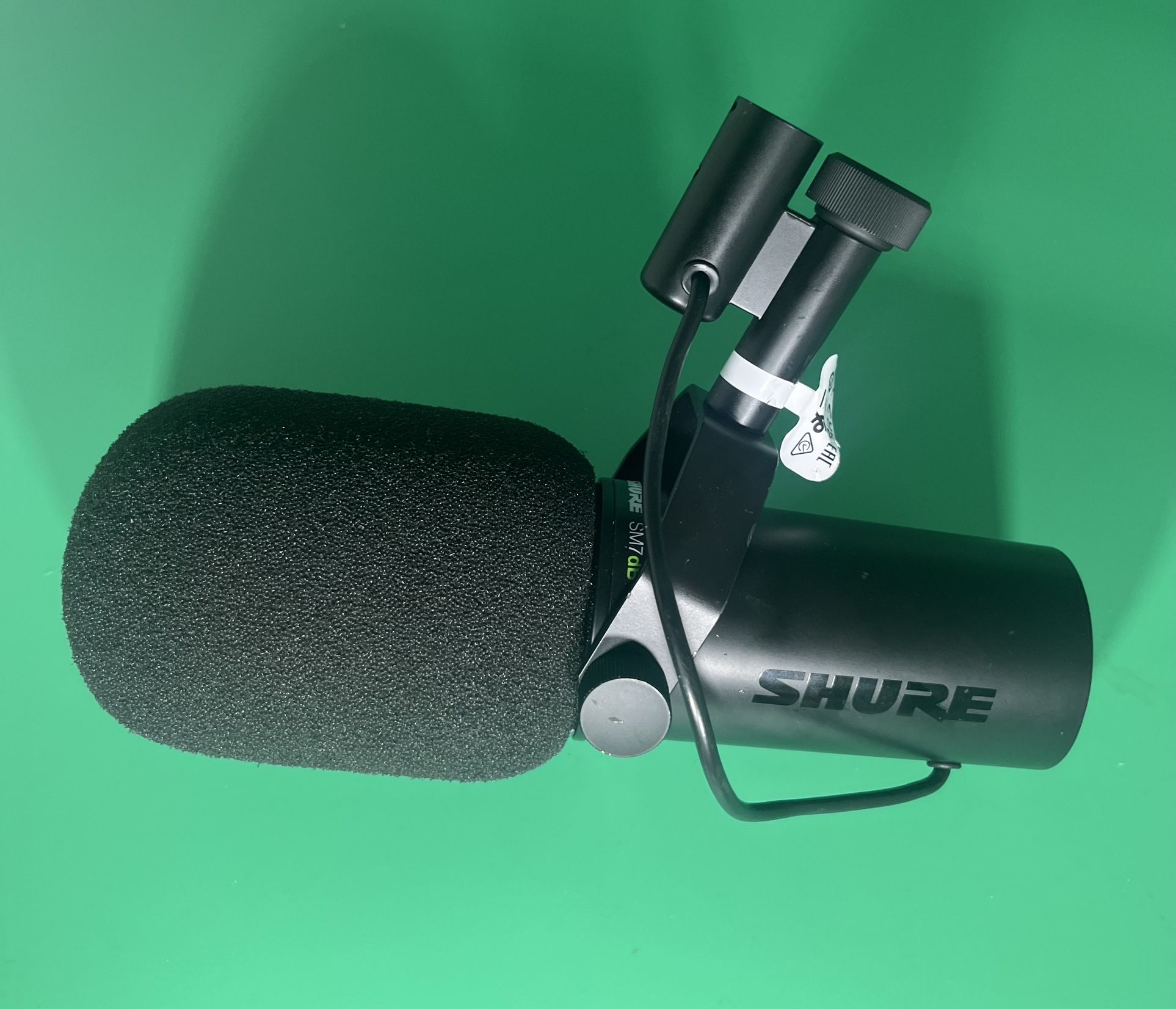 SHURE SM7dB Dynamic Vocal Microphone with built-in Preamp