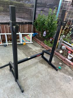Squat rack