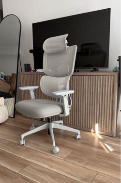 ERGONOMIC OFFICE/DESK CHAIR - CHEAP!