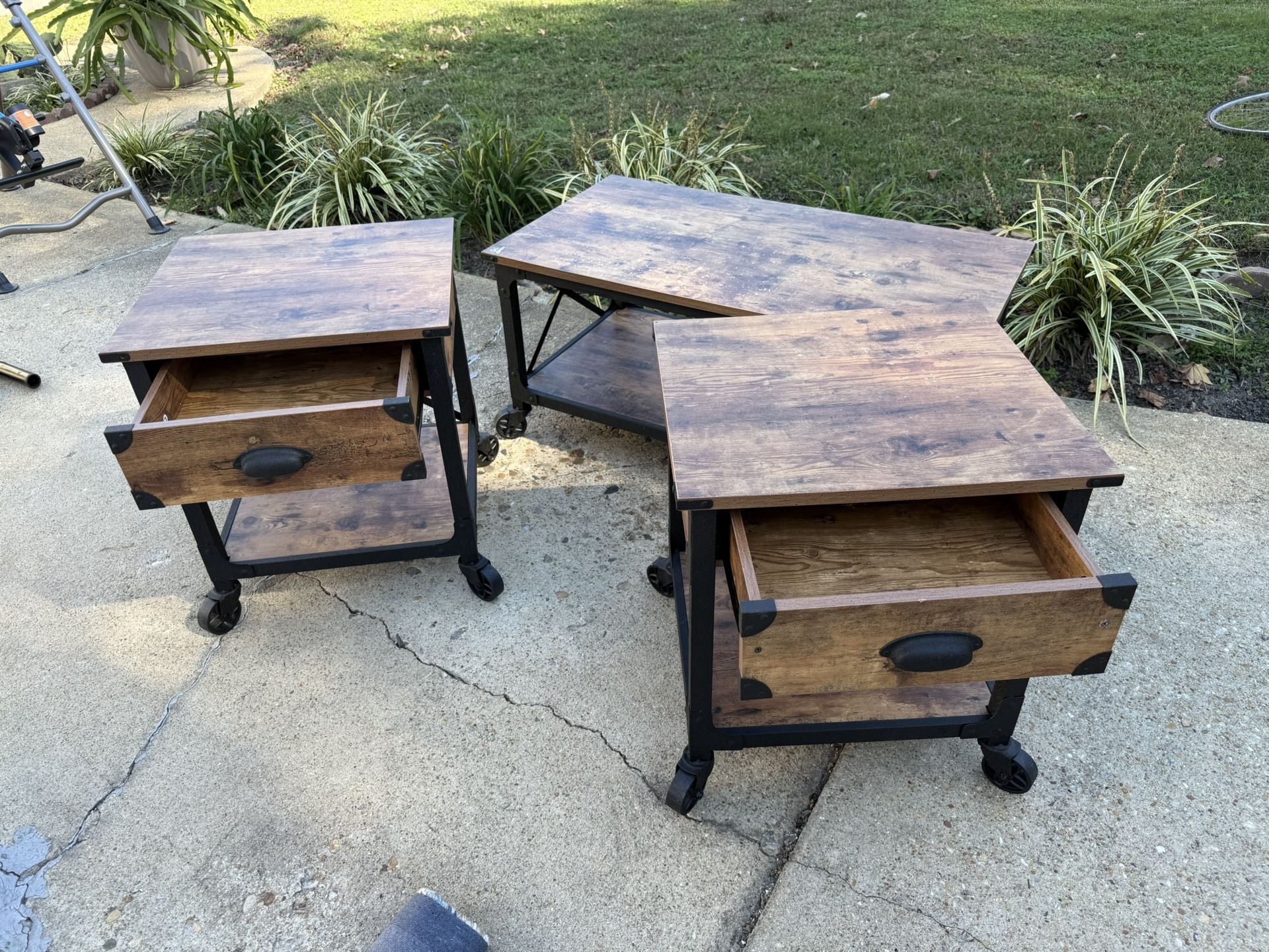 Coffee table/end tables