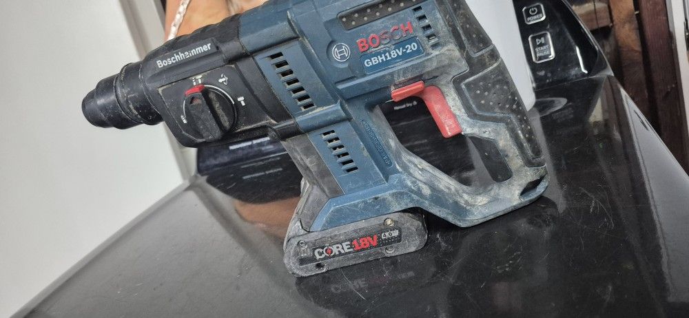 Bosch Rotary Hammer With 4.0 Battery