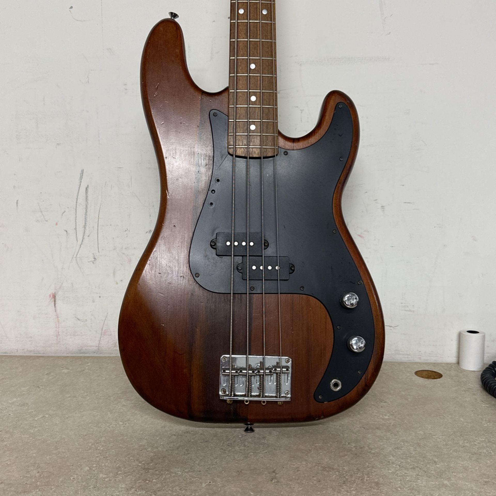 Squier Four String Base (P Bass )