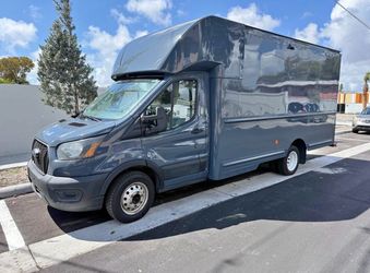 2021 Ford Transit 350 HD Box Truck