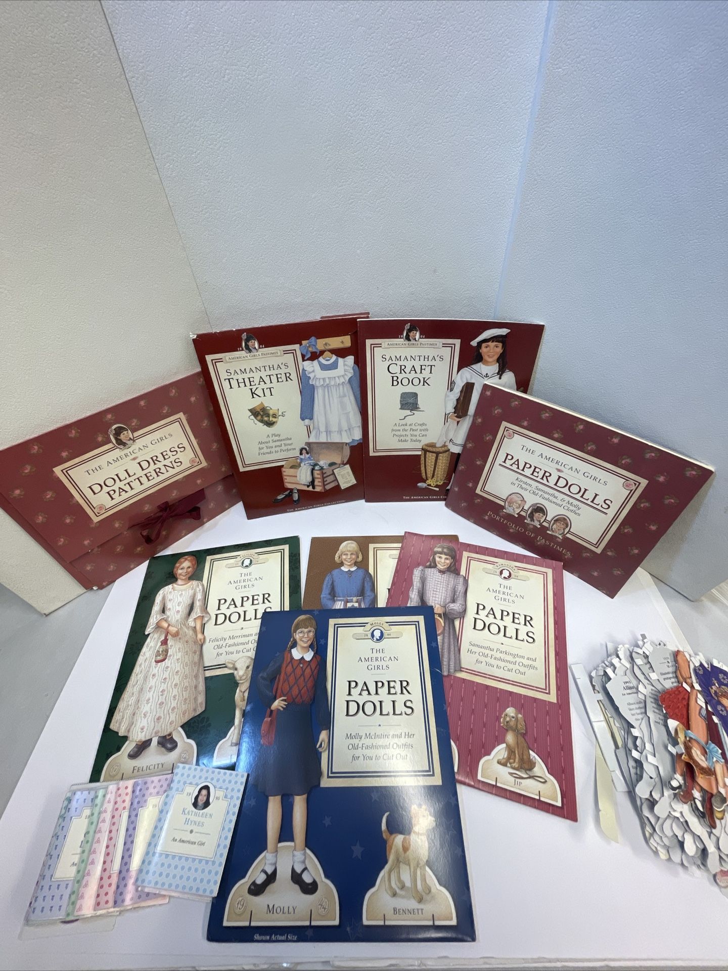 Vtg american Girl Paper Doll Set - Molly Kirsten Felicity Samantha Theater Kit