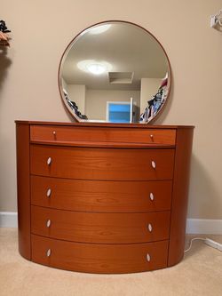 High dresser and mirror (Italy)