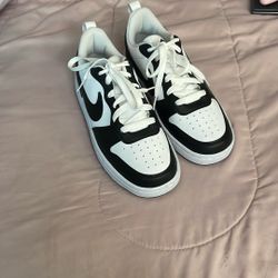 YOUTH NIKE DUNKS 