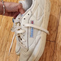 Reebok Women's Club C 85 Vintage Tennis Sneakers, Casual White Shoes