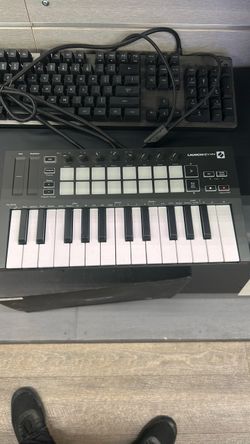 Novation Launchkey Mini MIDI Keyboard