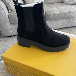 Musshoe Black Women Boots.  Size 7