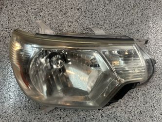 2013 Toyota Tacoma Passenger Side Headlight Assembly – Used (No Bulbs