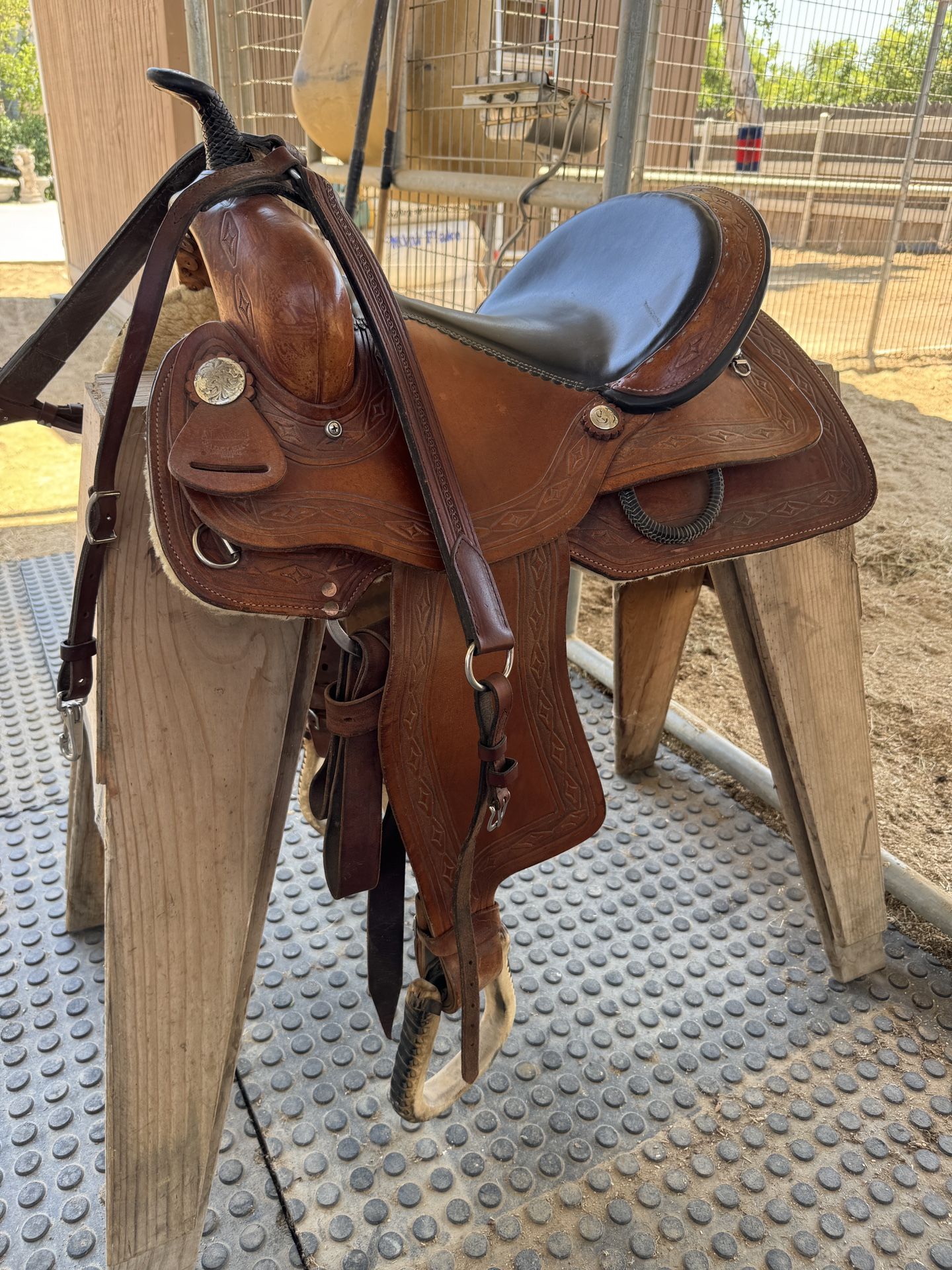 Alamo Saddlery Western Saddle 15”