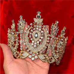 Crown/ corona for wedding, quinceaños,  queen custom etc