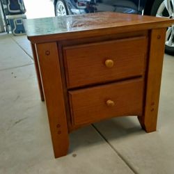 Oak End Table- OLD CANNERY
