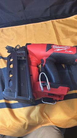 Milwaukee 2844-20 M18 FUEL 18V Cordless Li-Ion Duplex Nailer - Bare Tool