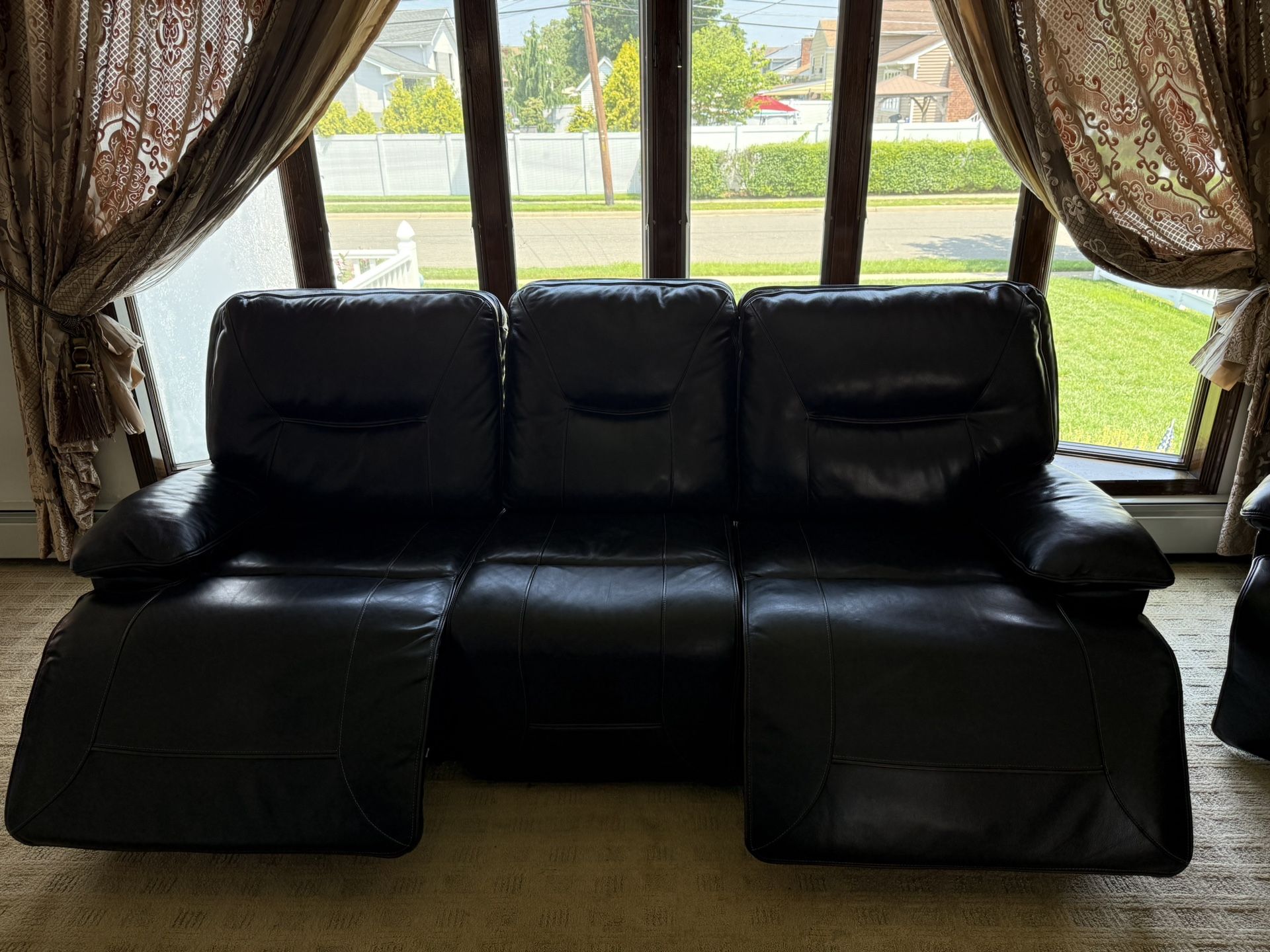 5 Pc Leather Sofa and Coffee Table Set