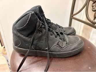 Nike Force High-Top Basketball Shoes – Men’s Size 10