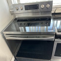 🔹Samsung Stainless Steel Stove 🔹comes With 60 DAY WARRANTY 📍5200 E 10TH AVE TAMPA FL 33619📍