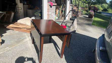 Solid wood drop leaf table