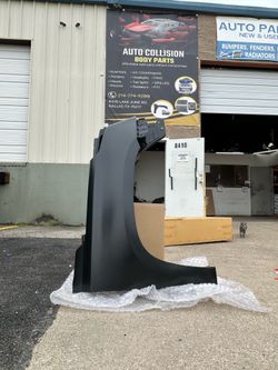 2015, 2016, 2017, 2018, 2019, 2020 Cadillac Escalade fender ( new car parts )