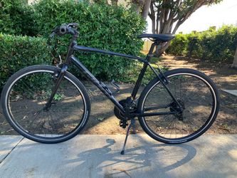 Giant Escape 3 Hybrid Bike - Large Frame - 700c tires