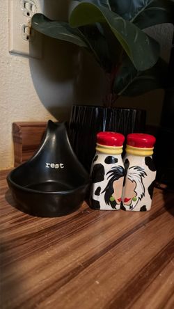 salt shakers