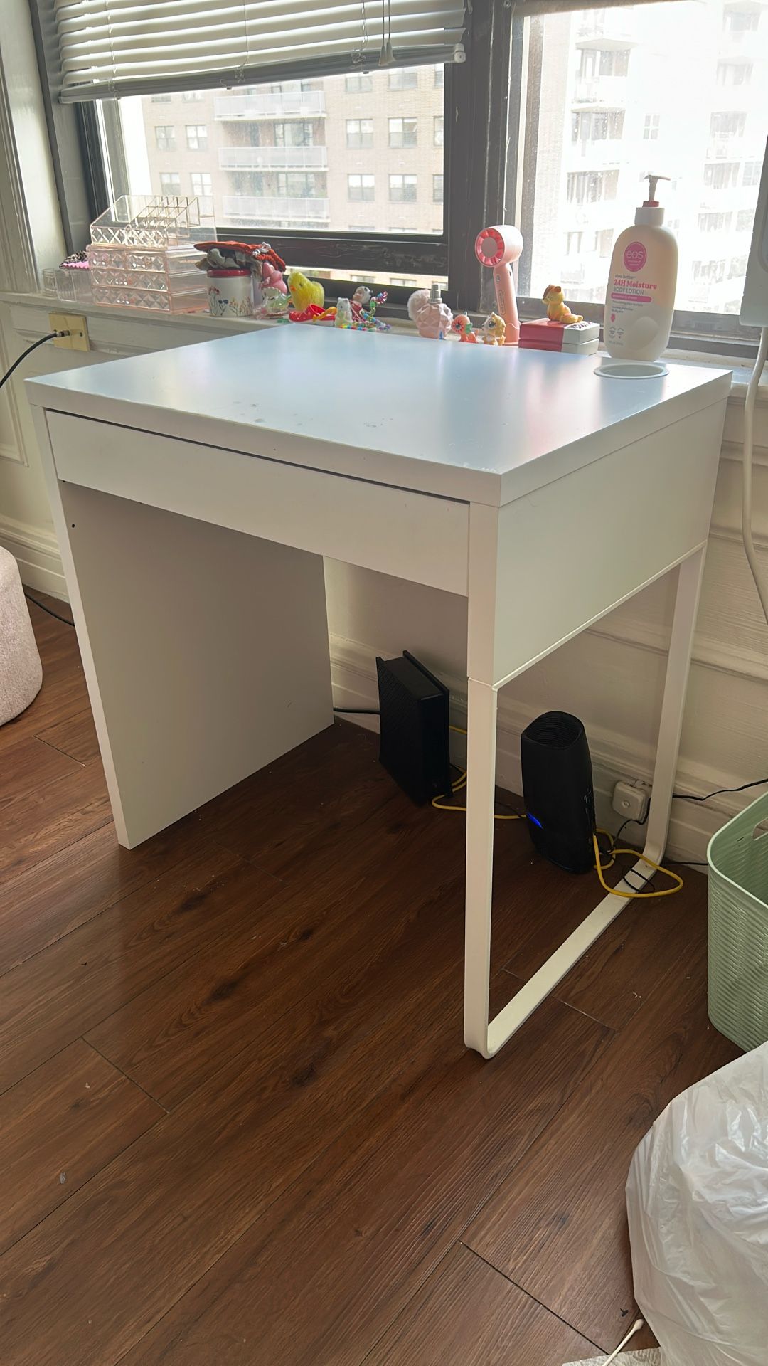 IKEA Micke Desk
