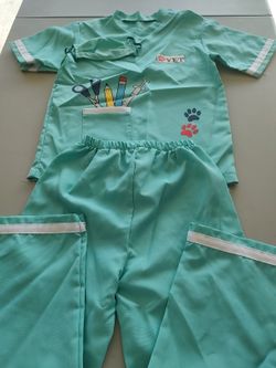 Girls Costumes ($2 each)