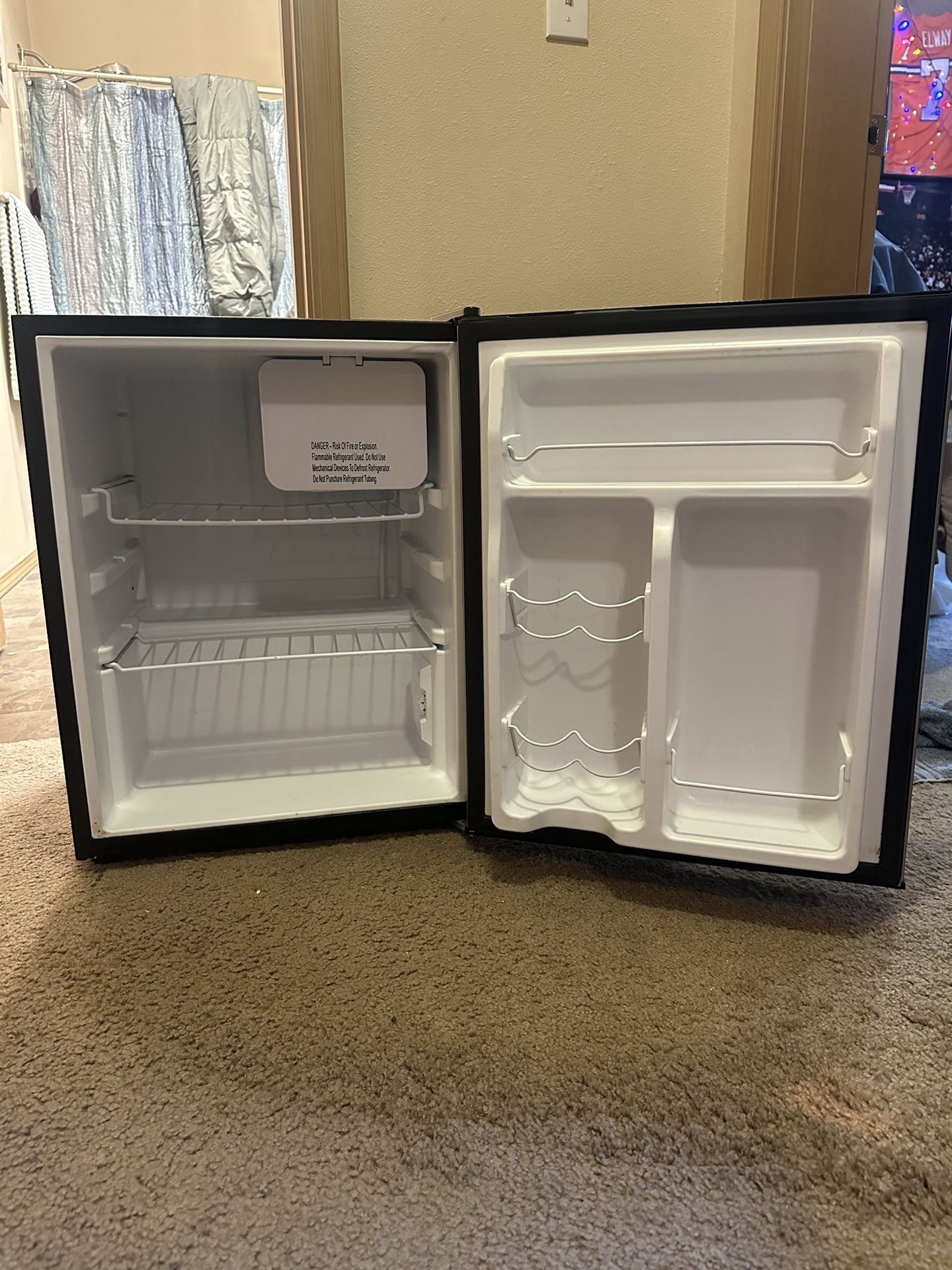 whirlpool mini fridge w/ freezer