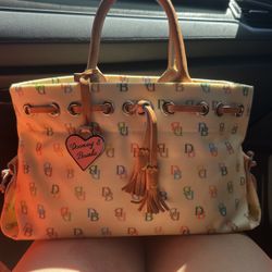 Dooney And Bourke Bag 