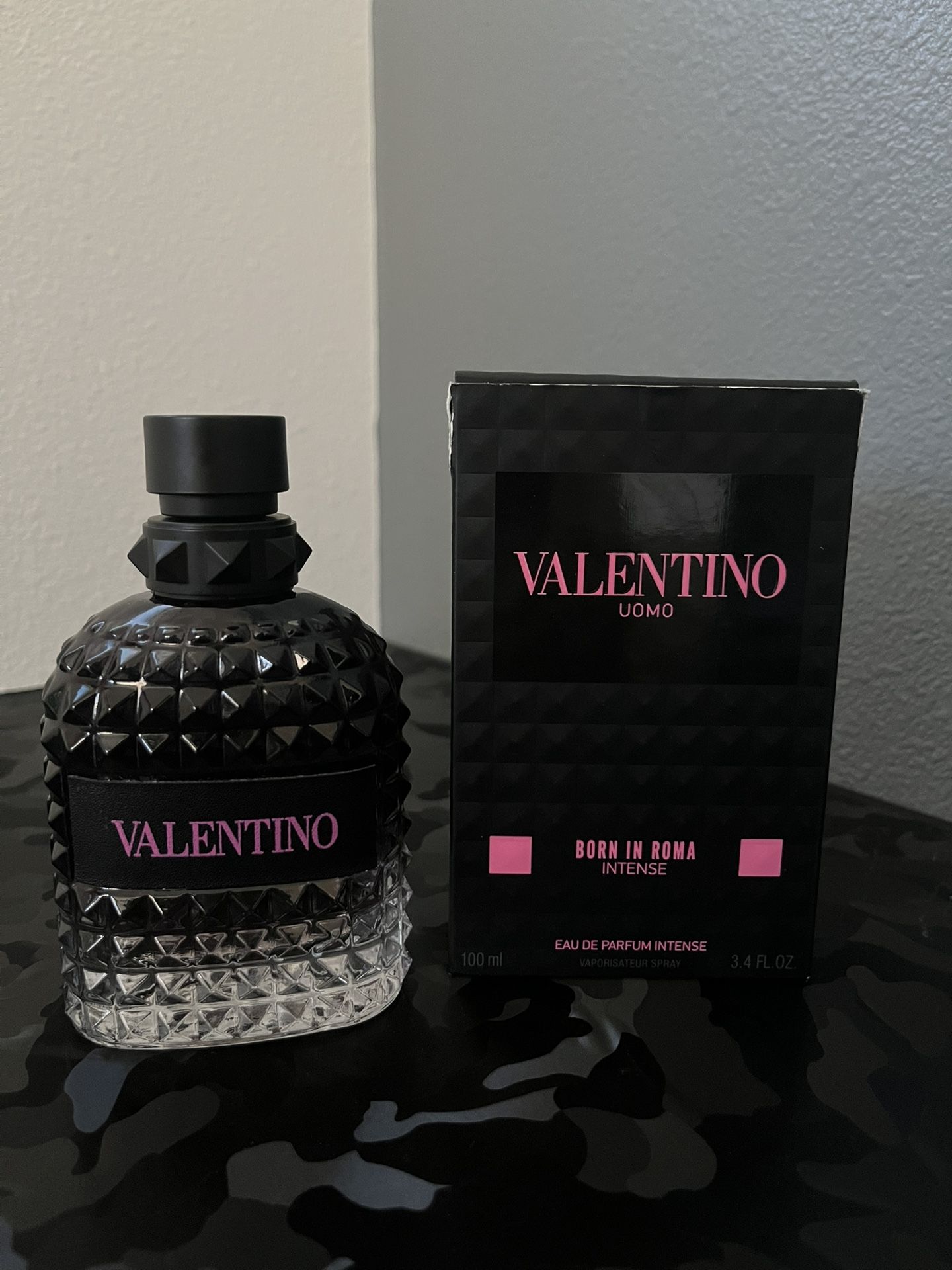 Valentino Oum Born in Roma EDT