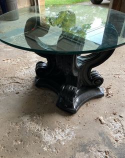 Rare pedestal table