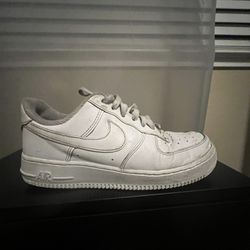 1 Shoe AF1 Nike, white color, size 7.5