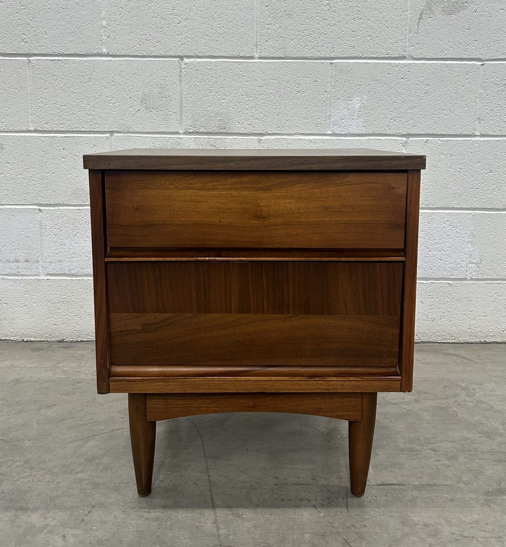Vintage Mid Century Modern Danish Modern Walnut Bekins Nightstand End Table
