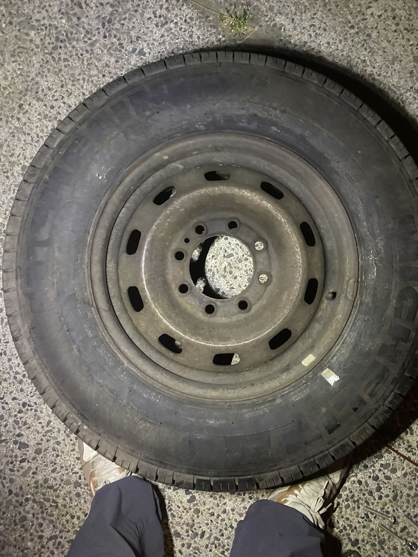 265/70/17 Tire