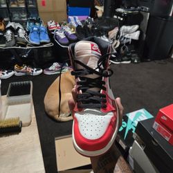 Nike Air Jordan 1 Retro High OG
Spider-Man Across the Spider-Verse Men's Size 9 Or Women's Size 10.5 Excellent Like New Condition With Og Box 