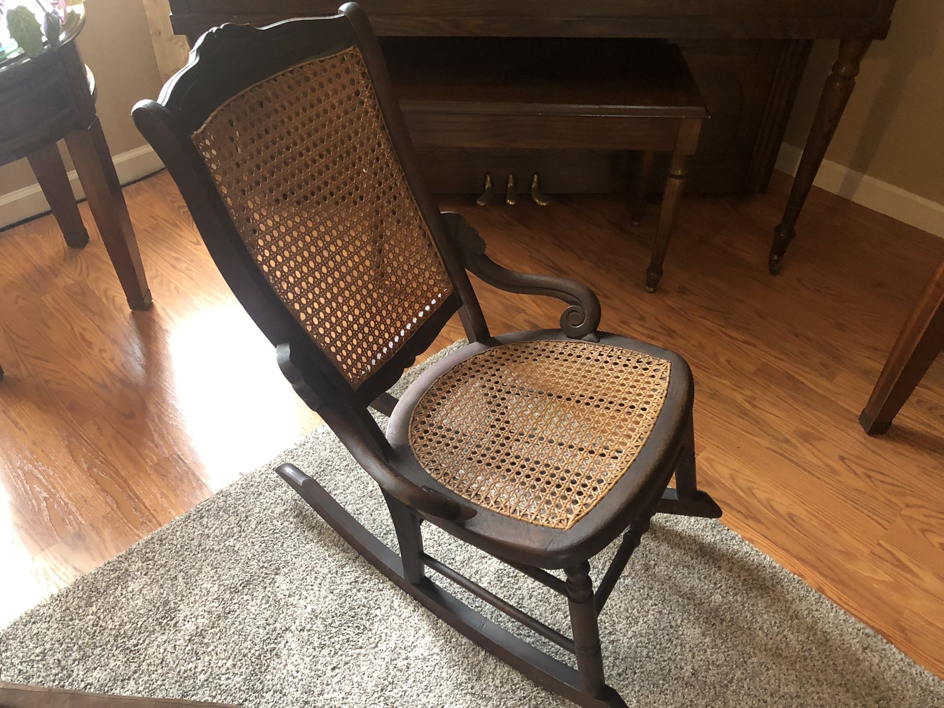 Antique Furniture Nursing Rocking Chair