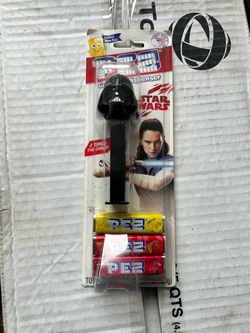 PEZ Star Wars Darth Vader Candy Dispenser with Candy Pack