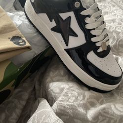 Black and white Bapestas