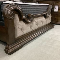 MAYLEE DARK BROWN UPHOLSTERED BEDROOM SET
Bed,Dresser,Mirror and Nightstand