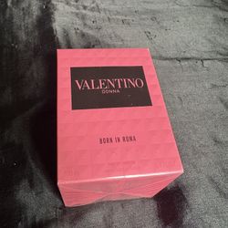 Valentino Donna Born In Roma