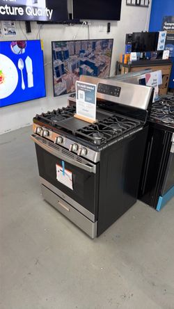 GE 5 Burner Gas Range With Griddle