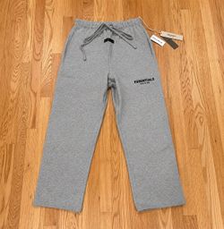 Brand new essentials fear of god ss22 dark oatmeal sweatpants uncuffed size:S-M-L store tagged