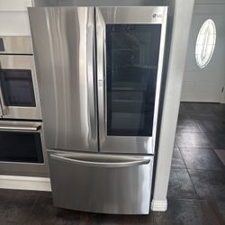 LG InstaView French Door Refrigerator – Stainless Steel