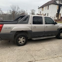 2006 Chevy Avalanche 4x4  $3,000 OBO